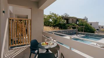 Suite monolocale Junior, 1 letto queen | Balcone