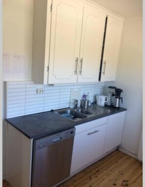 Refrigerador, horno, placa de cocina, lavavajillas