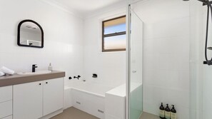 Bathtub
