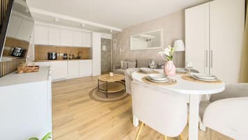 Apartment (C 16) | In-room dining