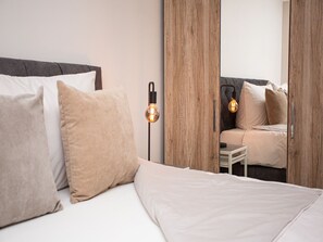 1 Schlafzimmer, Reisekinderbett, kostenloses WLAN, Bettwäsche