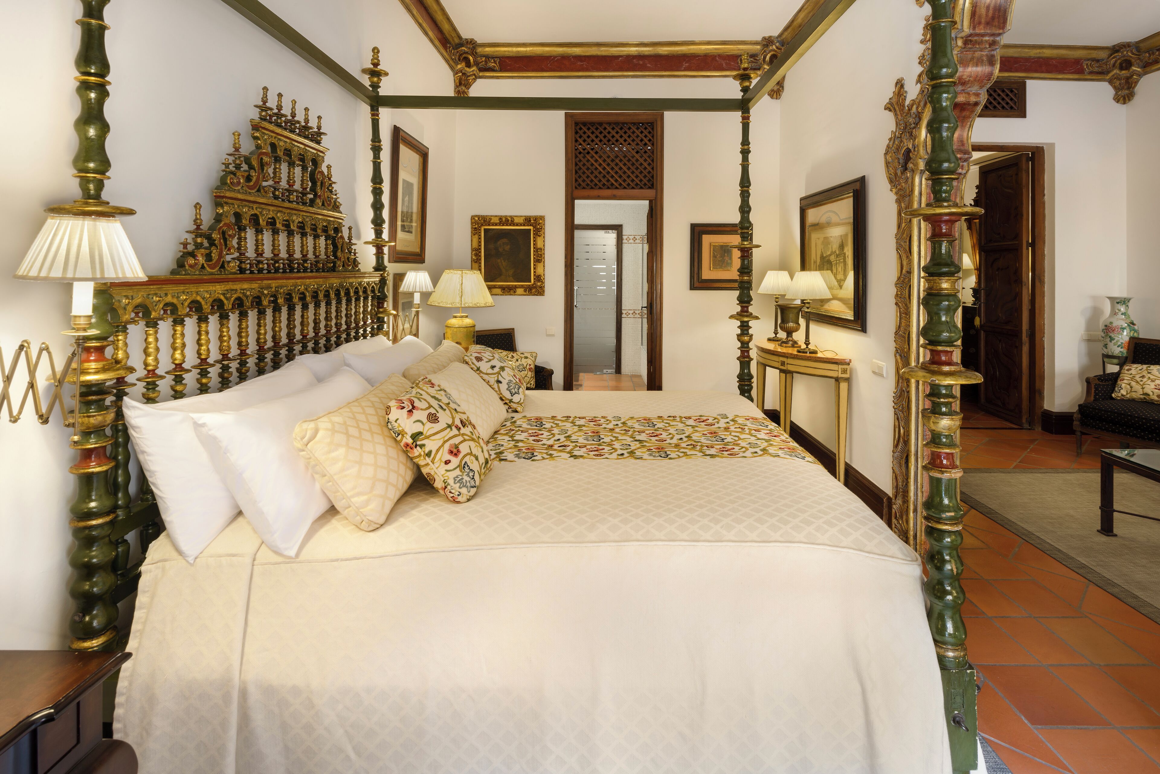 Premium bedding, down comforters, minibar, in-room safe