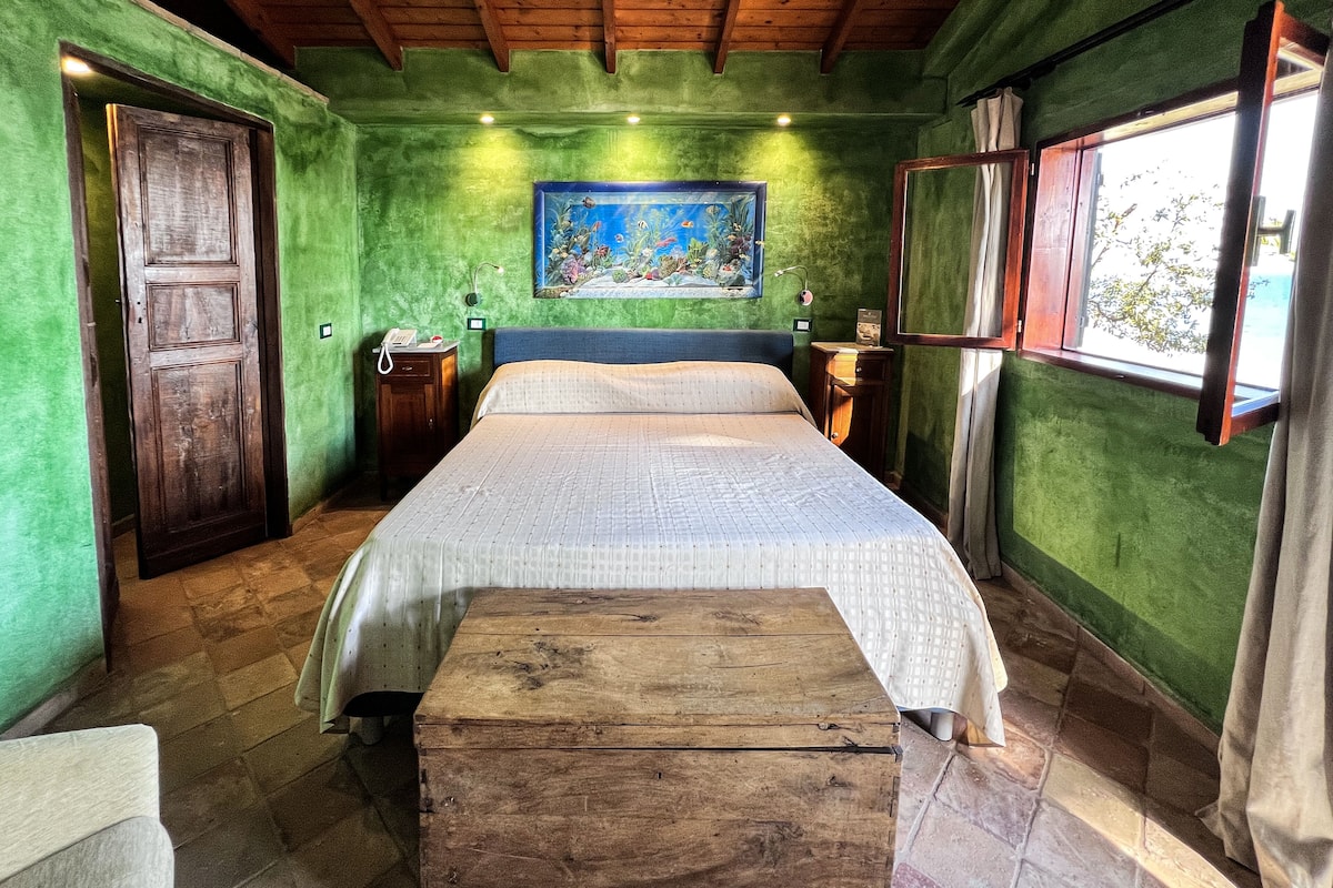 Ropa de cama hipoalergénica y minibar