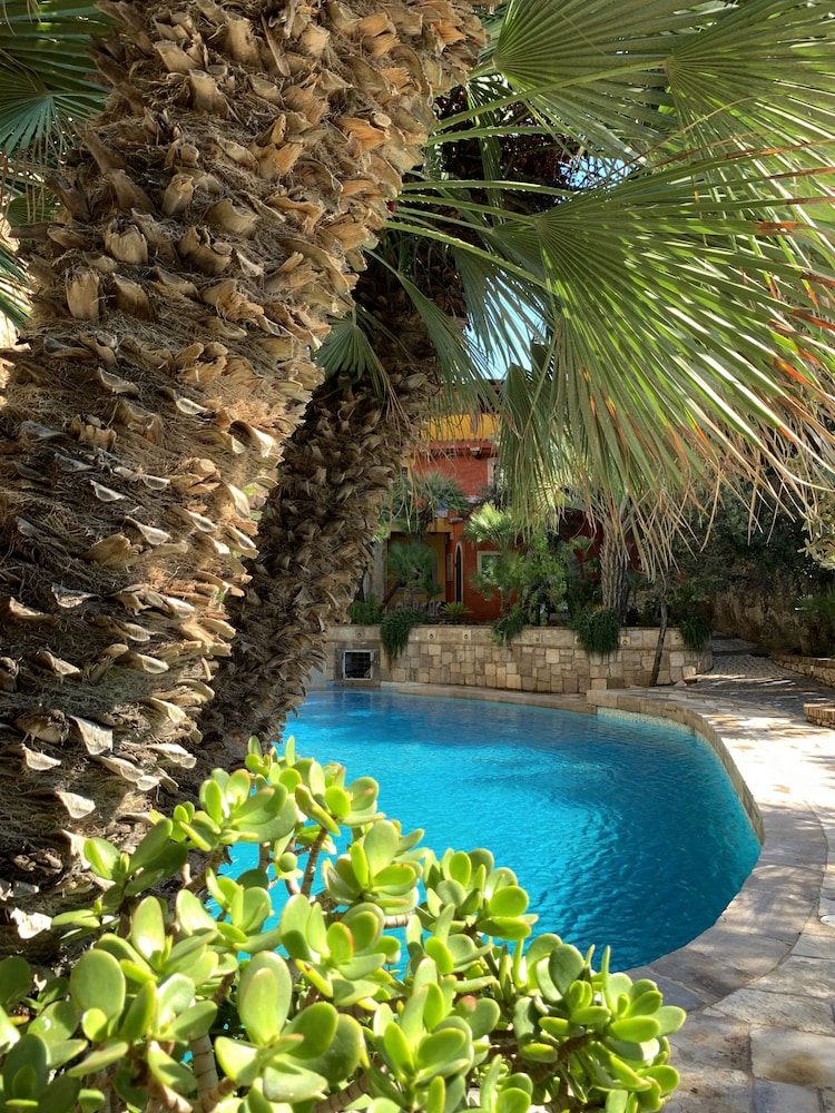 Aeneas' Landing Resort by null