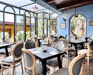 包含每日全套早餐