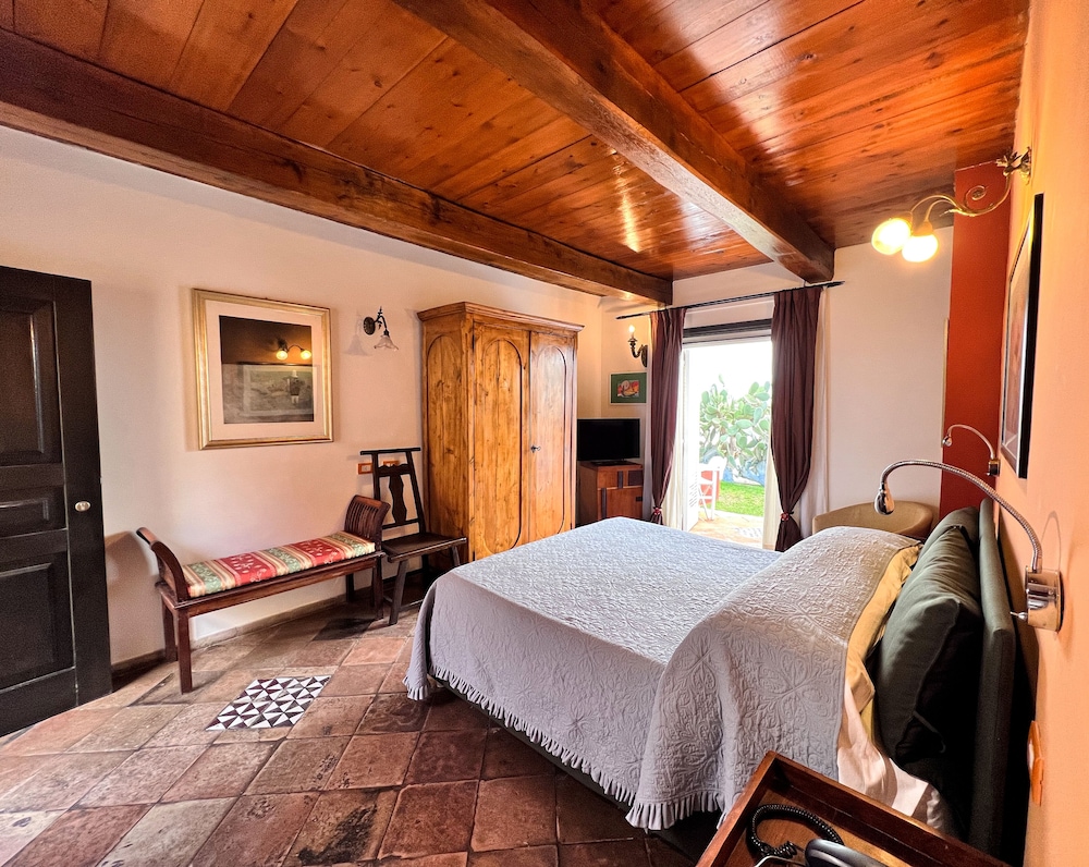 Aeneas' Landing Resort by null