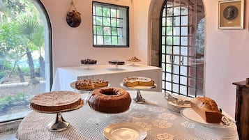 Desayuno completo incluido todos los días