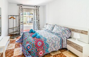 3 chambres, fer et planche à repasser, Wi-Fi gratuit, draps fournis