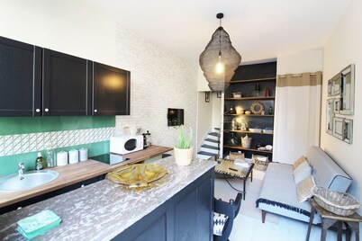 Center Maisonnette near cathedral with terrace