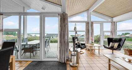 Amazing home in Sjølund with kitchen