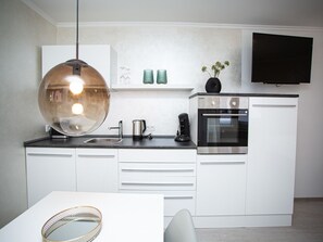 Kühlschrank, Herdplatte, Geschirrspüler