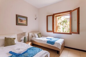 2 bedrooms, free WiFi, bed sheets - Harbour Views Gozitan Villa + Shared Pool (Ghajnsielem)