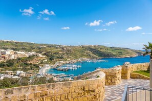 Family House, Multiple Bedrooms, 2 Bathrooms (Getaway Npetto Gozitan Villa) | Property grounds - Getaway Npetto Gozitan Villa (Ghajnsielem)
