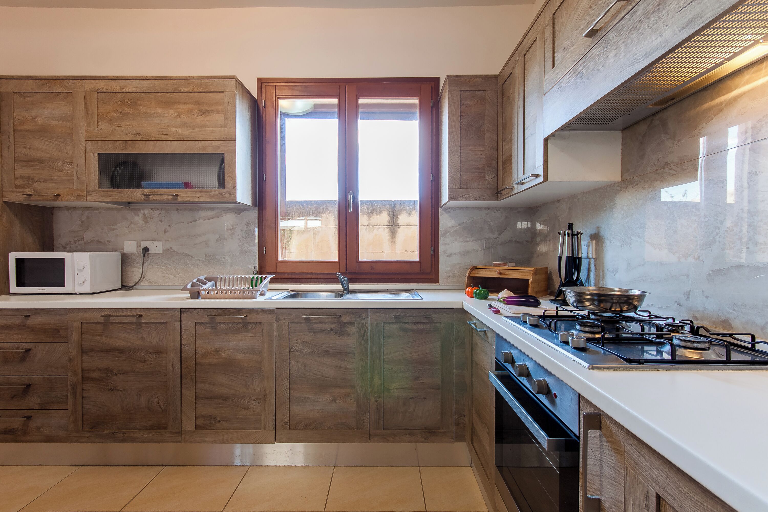 Tủ lạnh, lò vi sóng, lò nướng, bếp nấu 