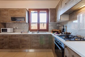 Tủ lạnh, lò vi sóng, lò nướng, bếp nấu 