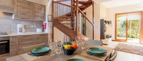 家庭獨棟房屋, 多間臥室, 2 間浴室 (Getaway Npetto Gozitan Villa) | 用餐區