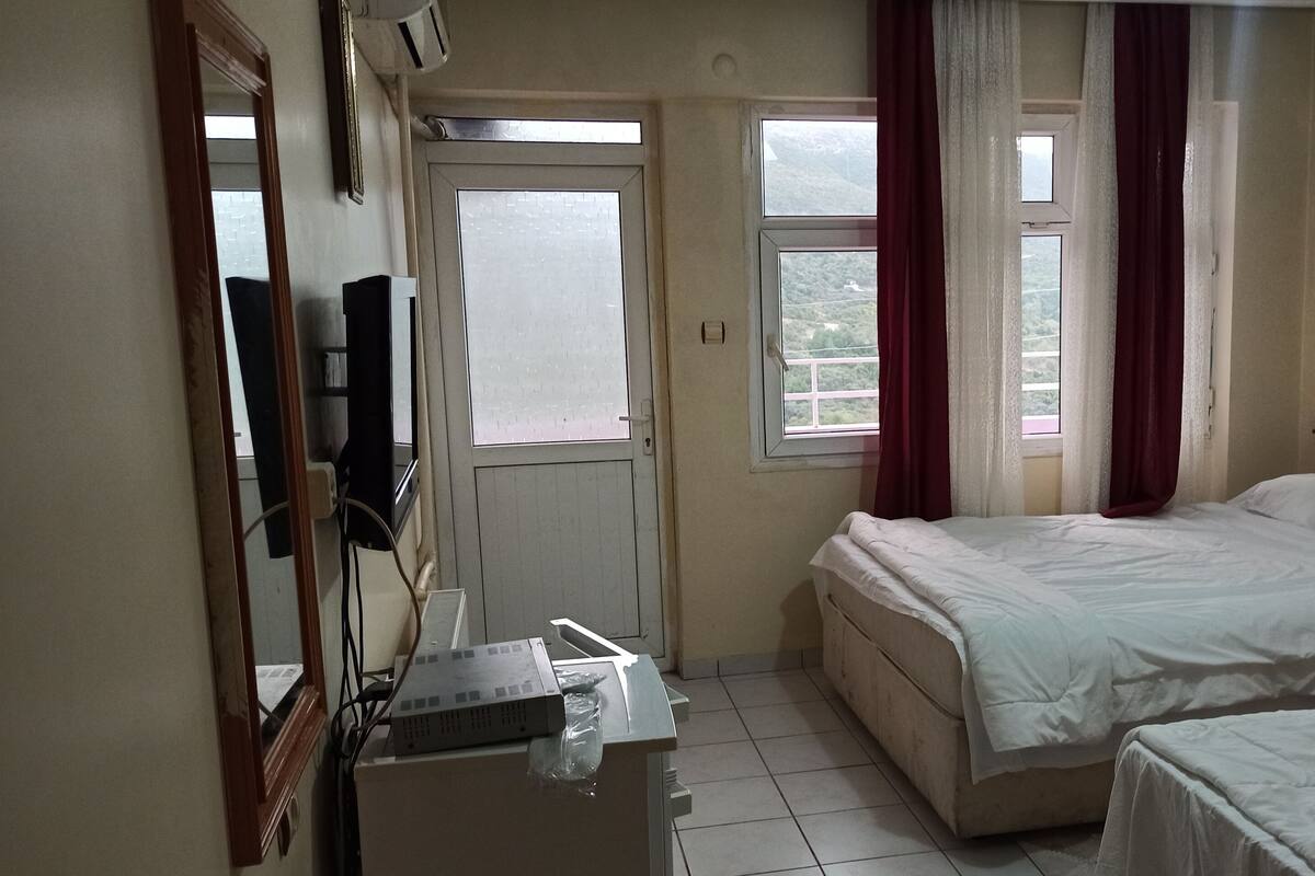 Economy Double or Twin Room | WiFi (free)