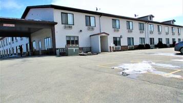 Vista frontal de la propiedad