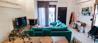 Cottage Nikiti, 2 min. from the sea!