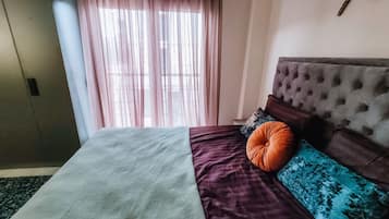 2 chambres, fer et planche à repasser, Wi-Fi, draps fournis