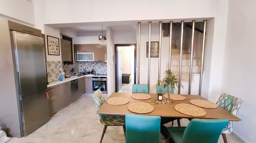 Cottage Nikiti, 2 min. from the sea!