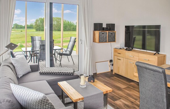 Fernseher, Stereoanlage