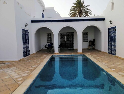 Très belle villa  3 suites piscine zone touristique de Midoun