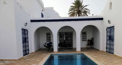 TrĂšs belle villa 3 suites piscine zone touristique de Midoun