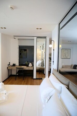 Deluxe Studio Suite, Private Pool
