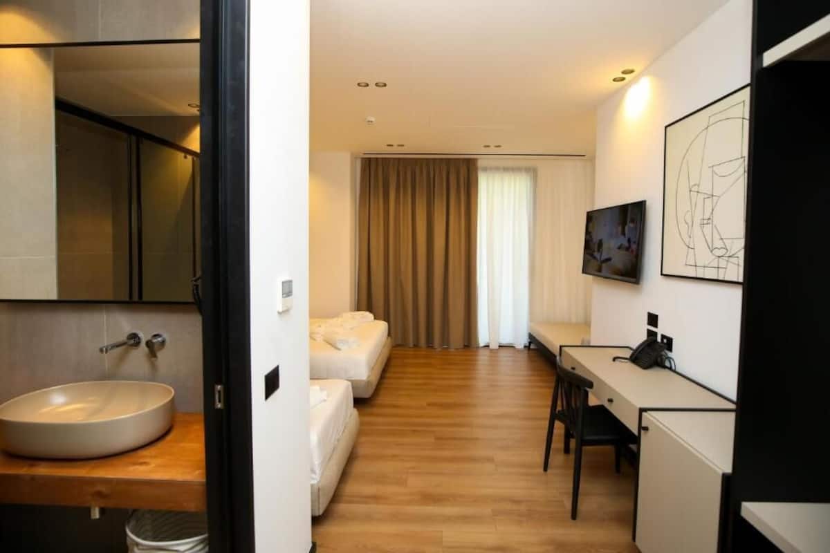 Family Room, Mountain View | Meja, Wi-fi percuma, cadar katil
