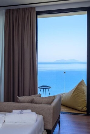 Superior tweepersoonskamer, uitzicht op zee | Een bureau, gratis wifi, beddengoed