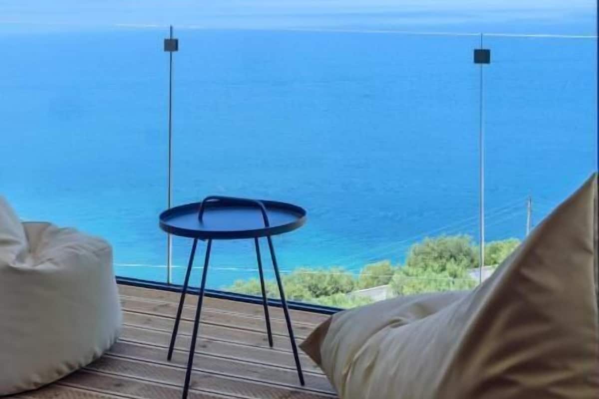 Double or Twin Room, Sea View | Meja, Wi-fi percuma, cadar katil
