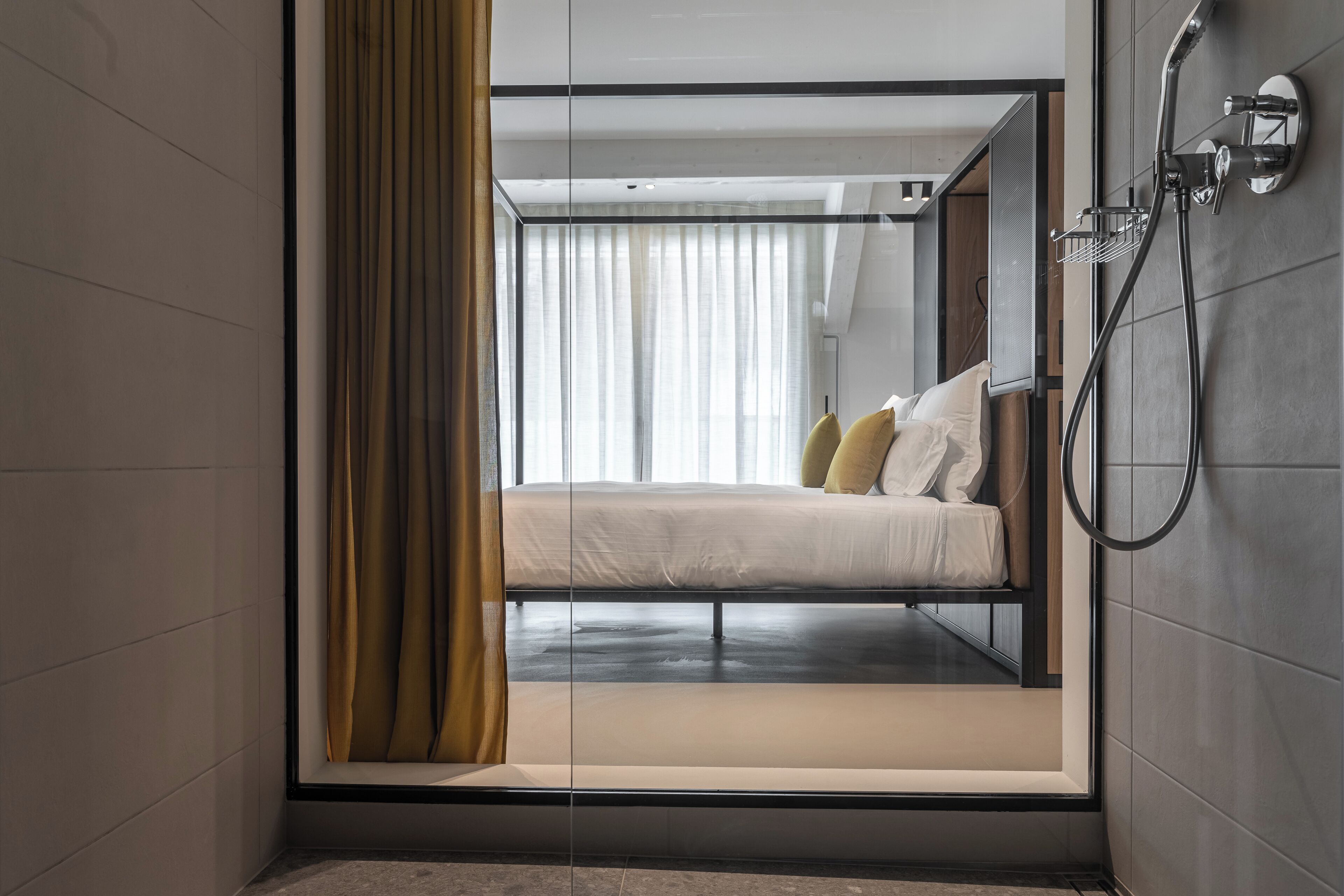 Premium-Apartment | Hochwertige Bettwaren, Daunenbettdecken, Pillowtop-Betten, Zimmersafe