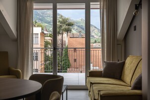 独特公寓 | 高档床上用品、羽绒被、加厚床垫、客房内保险箱