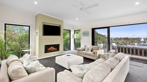 تلفزيون، مدفأة