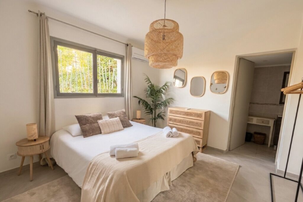 4 Schlafzimmer, Schreibtisch, Bügeleisen/Bügelbrett, Reisekinderbett