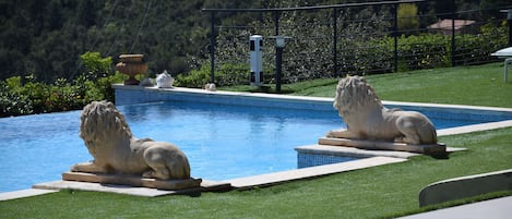 Piscine extérieure