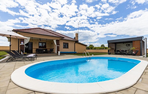 Beheizter Pool