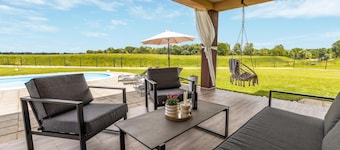 Stunning home in Pitomaca with WiFi
