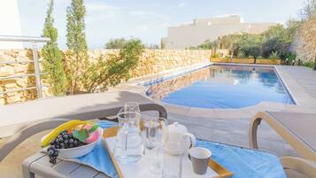 Kolam renang terbuka