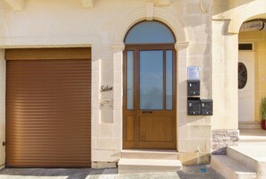 Exterior detail - Ta'Siku Gozitan villa + Pool & hot tub (Xaghra)