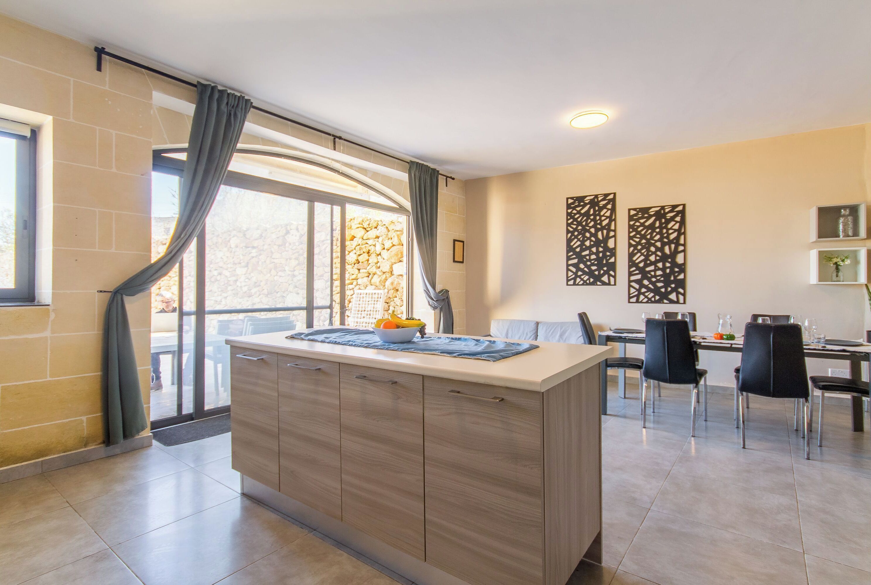 Family House, Multiple Bedrooms (Ta'Siku Gozitan villa + Pool & hot) | Interior