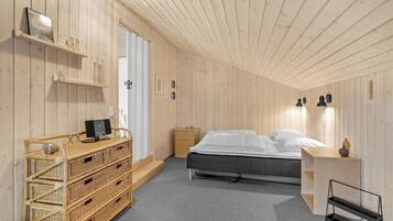 3 bedrooms, travel crib, free WiFi