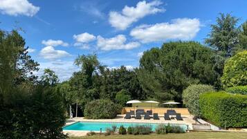 Piscine extérieure, piscine chauffée