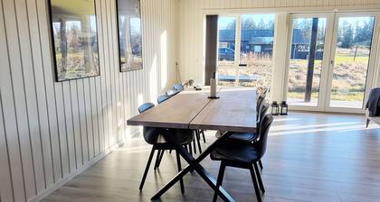 Modern vacation home for 8 people in Grønhøj near Lökken