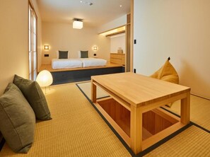 In-room safe, desk, laptop workspace, free WiFi