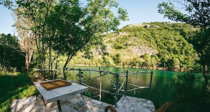 Gorgeus Villa Gana by the river