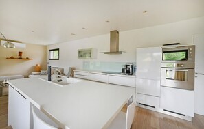 Réfrigérateur, four, lave-vaisselle