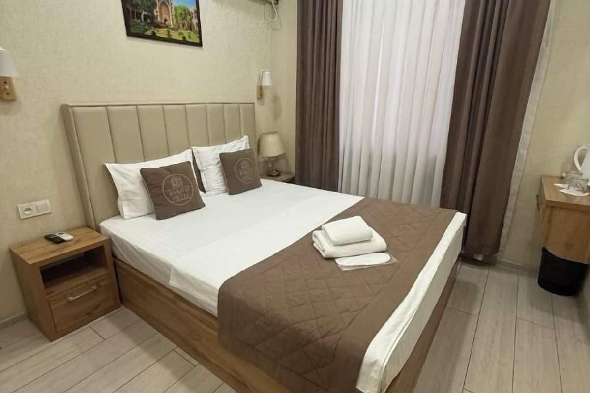 Premium bedding, desk, blackout curtains