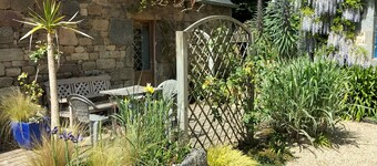 Maison en pierres rénovée, Plouzelambre, Côtes d'Armor